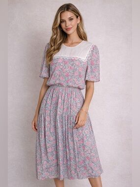 Vintage Lisa II Limited Floral Prairie Dress Size 10 Lace Yoke Made in USA